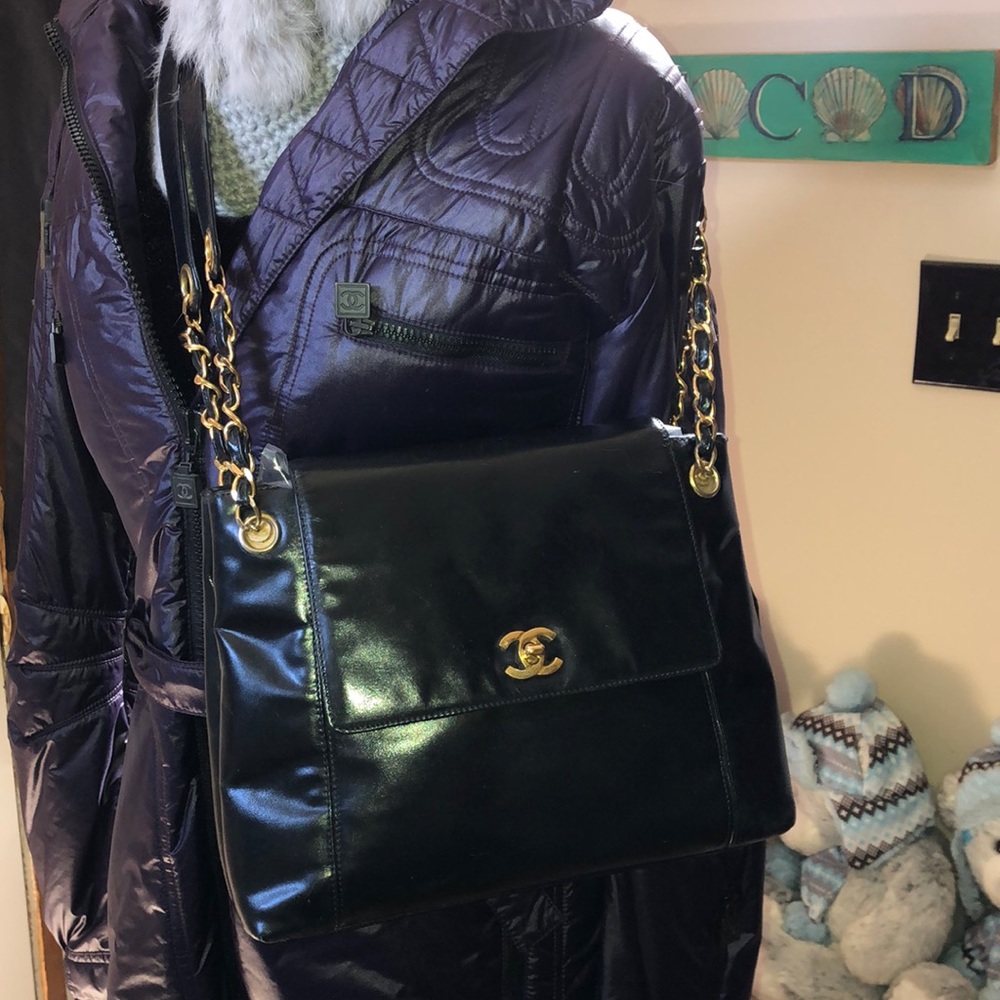 Chanel CC Classic Vintage turn lock gold shoulder bag